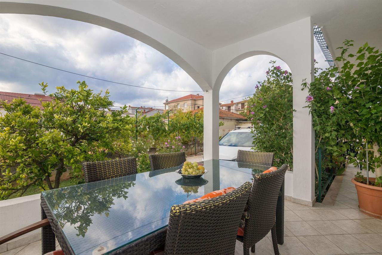 Apartment Vinka Trogir Exterior foto